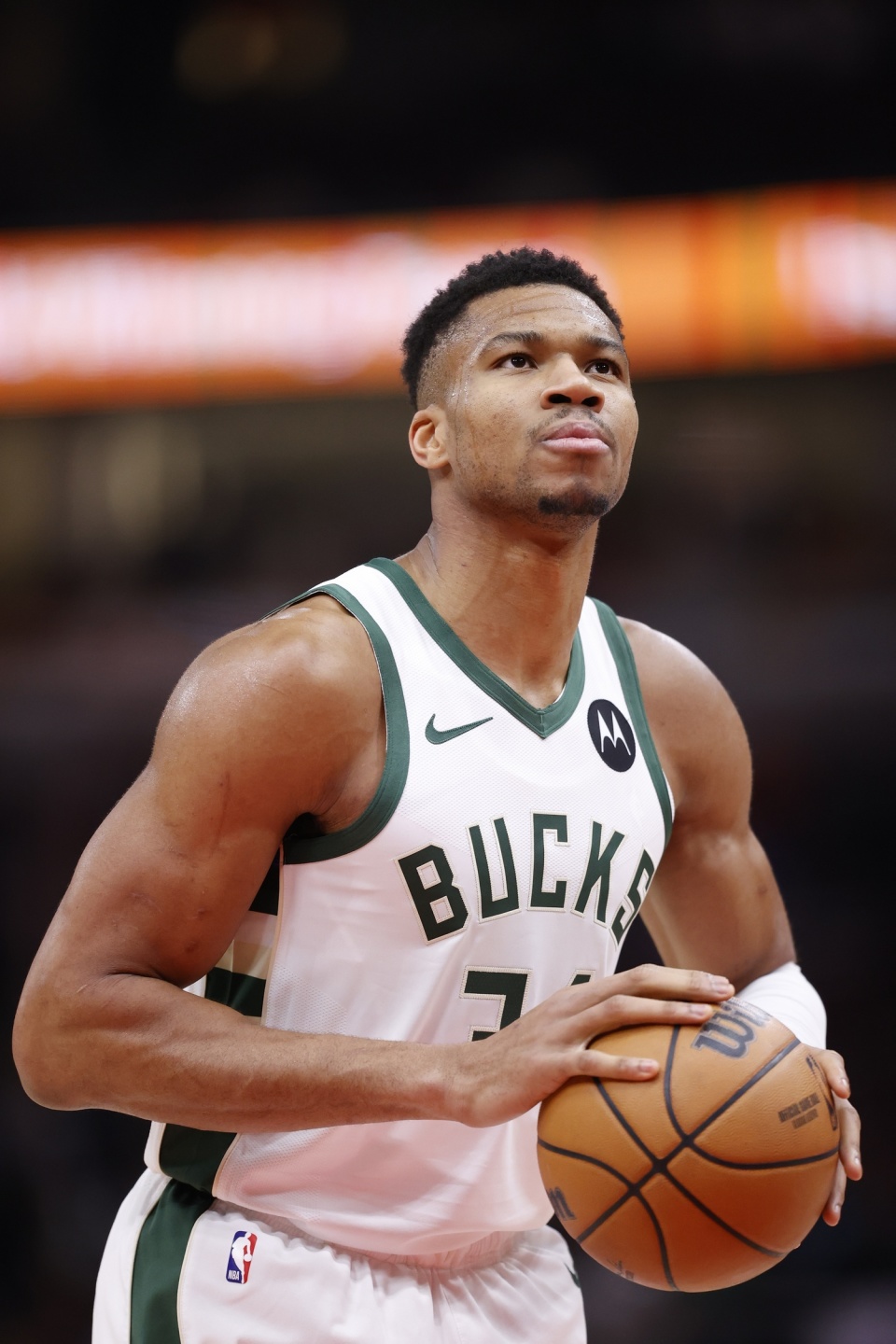 布里兰魔鬼主场誓破江原FC 定位球成胜负手（魔鬼主场布里兰欲斩江原FC，定位球或定胜负）