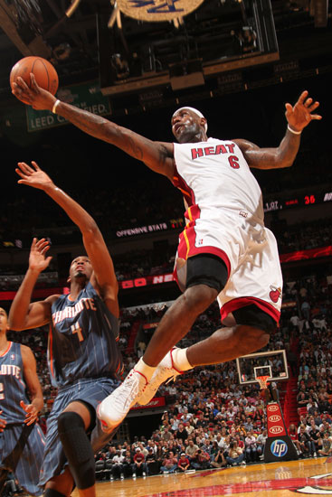 队报评法国队的2025：杜埃最佳新人、姆巴佩MVP（《队报》评选法国队2025年度：杜埃获最佳新秀，姆巴佩荣膺MVP）