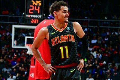 中场核心跑动全场第一，数据炸裂（中场大脑全场跑动第一，数据爆棚）