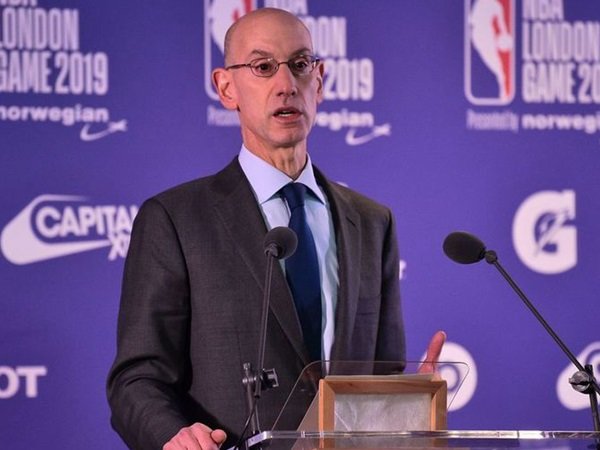 恍如隔世，巴萨上一次在诺坎普比赛法蒂双响，登贝莱助攻（时过境迁，巴萨上次在诺坎普亮相，法蒂梅开二度，登贝莱贡献助攻）