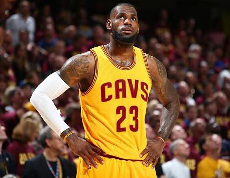 都体：米兰在关注布雷斯特左闸洛科，他是本赛季法甲抢断王（都体：米兰有意布雷斯特左后卫洛科，法甲本季抢断王）